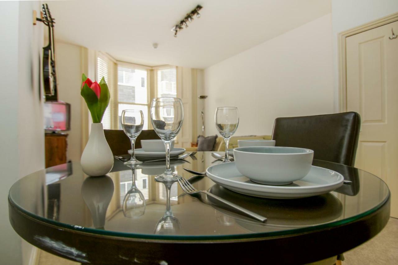 No 5 - - By Lets Appartement Hove
